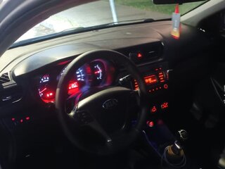 2015 Kia Rio III Рестайлинг, серебристый, 432000 рублей, вид 5