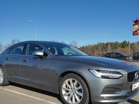 2017 Volvo S90 II, серый, 2880000 рублей - вид 4