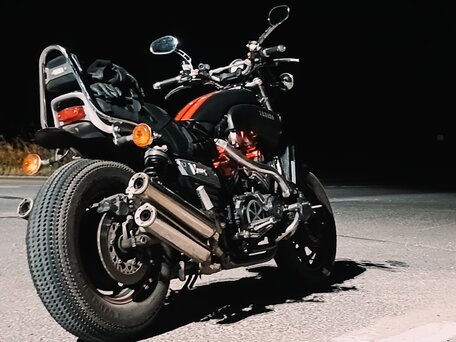 1997 Yamaha V-Max 1200, чёрный, 300000 рублей, вид 1