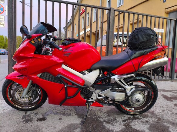 2002 Honda VFR 800, красный, 350000 рублей