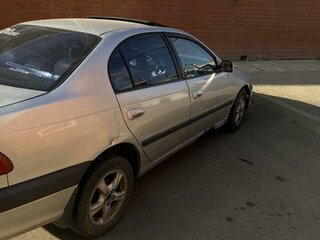 2001 Toyota Avensis I Рестайлинг, серебристый, 350000 рублей, вид 3