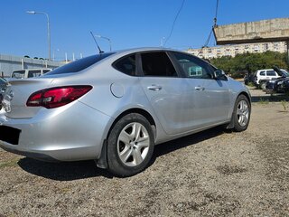2012 Opel Astra J Рестайлинг, серебристый, 621000 рублей, вид 4