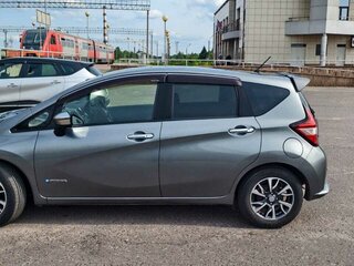 2017 Nissan Note e-Power II Рестайлинг, серый, 1380000 рублей, вид 5