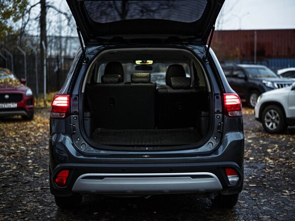 2021 Mitsubishi Outlander III Рестайлинг 3, серый, 2420000 рублей - вид 11