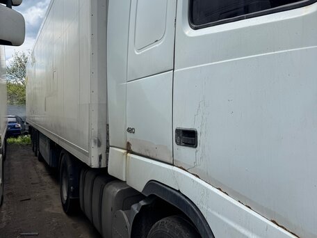 2005 Volvo FH, белый, 4300000 рублей, вид 2