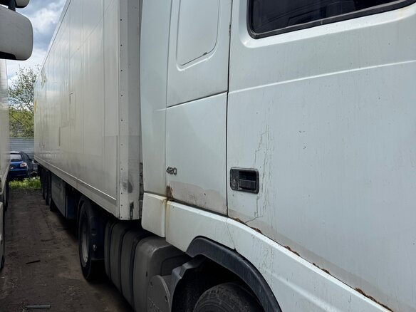 2005 Volvo FH, белый, 4300000 рублей - вид 1