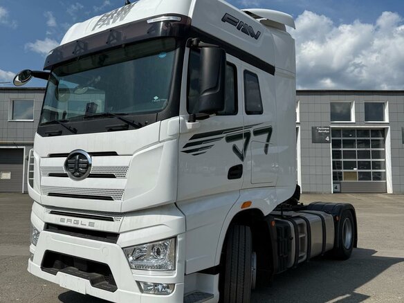 2023 FAW J7, белый, 8100000 рублей