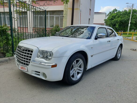 2004 Chrysler 300C I, белый, 850000 рублей - вид 1