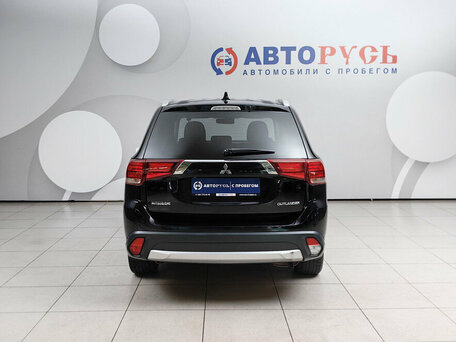 2018 Mitsubishi Outlander III Рестайлинг 2, чёрный, 1735000 рублей, вид 4