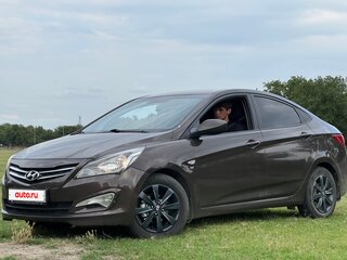 2015 Hyundai Solaris I Рестайлинг, коричневый, 820000 рублей, вид 1
