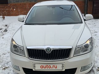 2011 Skoda Octavia II (A5) Рестайлинг, белый, 1050000 рублей, вид 2