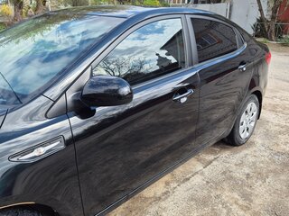 2015 Kia Rio 6-speed III, чёрный, 1100000 рублей, вид 3