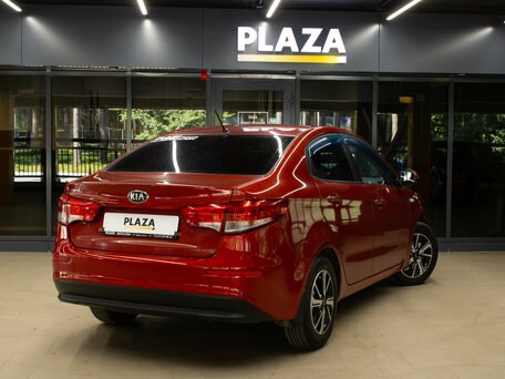 2015 Kia Rio III Рестайлинг, красный, 950000 рублей, вид 4