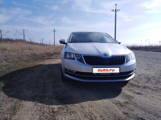 2018 Skoda Octavia III (A7) Рестайлинг, серебристый, 2000000 рублей, вид 4
