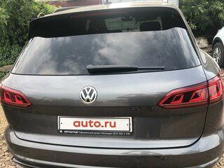 2019 Volkswagen Touareg III, серый, 5800000 рублей, вид 1