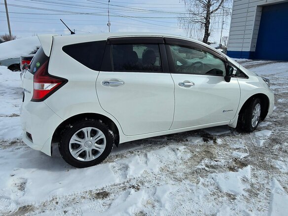 2018 Nissan Note e-Power II Рестайлинг, белый, 1369000 рублей - вид 7