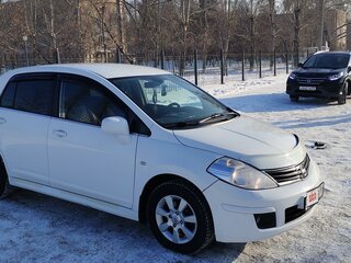 2012 Nissan Tiida I Рестайлинг, белый, 850000 рублей, вид 2