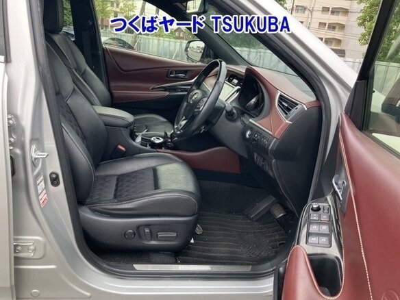 2017 Toyota Harrier III (XU60) Рестайлинг, серебристый, 1939000 рублей - вид 4