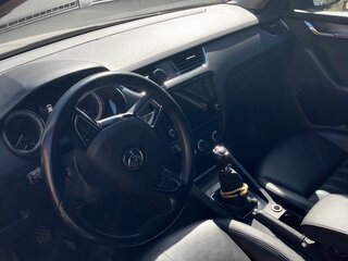 2018 Skoda Octavia III (A7) Рестайлинг, бежевый, 1600000 рублей, вид 4