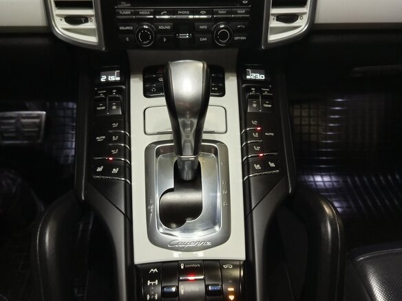 2012 Porsche Cayenne Diesel II (958), белый, 3600000 рублей - вид 10