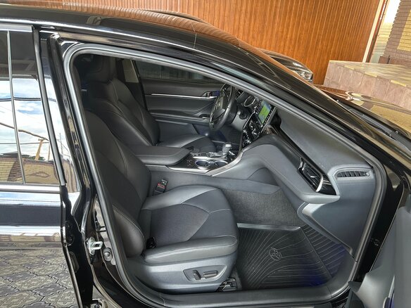 2021 Toyota Camry VIII (XV70) Рестайлинг, чёрный, 4150000 рублей - вид 12