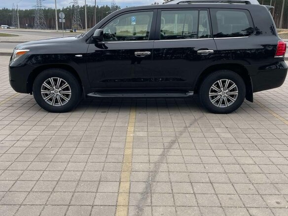 2011 Lexus LX 570 III, чёрный, 3232063 рублей - вид 2