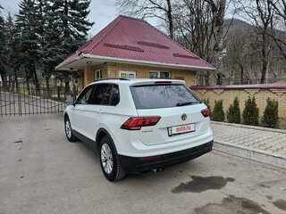 2017 Volkswagen Tiguan II, белый, 1750000 рублей, вид 5