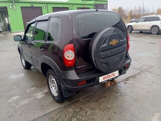 2018 Chevrolet Niva I Рестайлинг, коричневый, 850000 рублей, вид 3