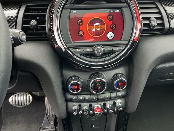 2019 Mini Hatch JCW III (F55/F56) Рестайлинг, серебристый - вид 18