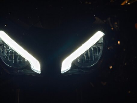 2026 Triumph Street Triple, серебристый, 1690000 рублей, вид 5