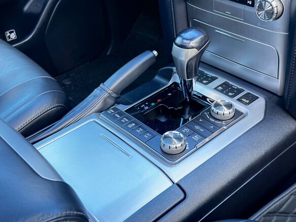 2016 Toyota Land Cruiser 200 Series Рестайлинг 2, чёрный, 5400000 рублей - вид 18