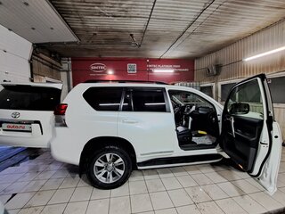 2012 Toyota Land Cruiser Prado 150 Series, белый, 3400000 рублей, вид 3