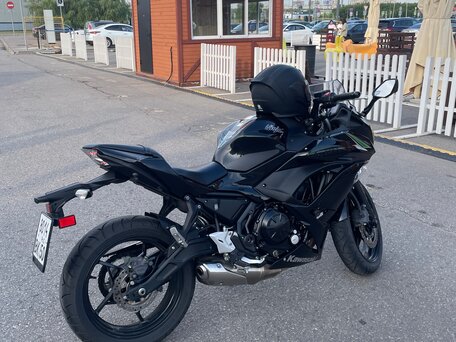 2017 Kawasaki Ninja 650, чёрный, 690000 рублей, вид 3
