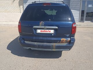 2004 Chrysler Town & Country IV Рестайлинг, синий, 700000 рублей, вид 4