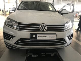 2016 Volkswagen Touareg II Рестайлинг, белый, 2720000 рублей, вид 3