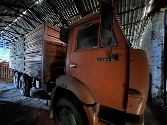 2008 КамАЗ 6520, красный, 3500000 рублей - вид 2