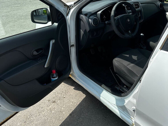 2014 Renault Logan II, белый, 399000 рублей - вид 5