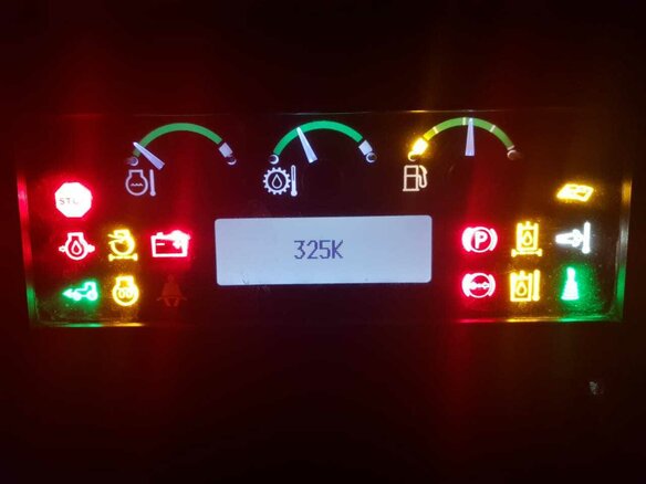 2012 John Deere 325K, жёлтый, 4400000 рублей