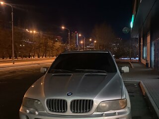 2004 BMW X5 4.4i I (E53) Рестайлинг, серебристый, 600000 рублей, вид 1