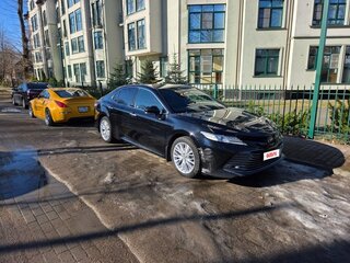 2020 Toyota Camry VIII (XV70), чёрный, 2950000 рублей, вид 1