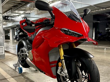 2024 Ducati Panigale V4, красный, 3950000 рублей, вид 5