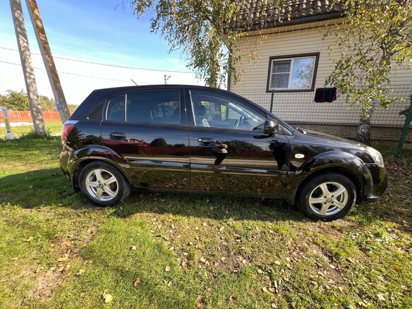2011 Kia Rio II Рестайлинг, чёрный, 650000 рублей - вид 6