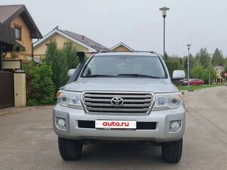 2012 Toyota Land Cruiser 200 Series Рестайлинг 1, серебристый, 3000000 рублей, вид 2