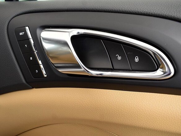 2015 Porsche Cayenne Diesel II Рестайлинг (958), белый - вид 16