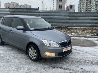 2012 Skoda Fabia II Рестайлинг, серый, 495000 рублей, вид 3