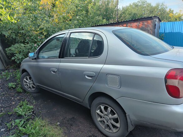 2000 Toyota Platz, серый, 370000 рублей - вид 2