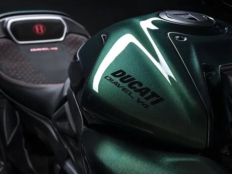 2024 Ducati Diavel V4, зелёный, 6950000 рублей, вид 4