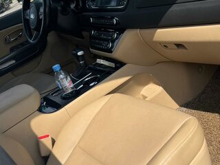 2020 Kia Carnival III, жёлтый, 3750000 рублей, вид 5