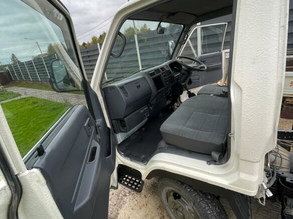1998 Toyota Dyna, белый, 900000 рублей - вид 13