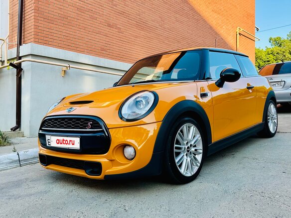 2014 Mini Hatch Cooper S III (F55/F56), жёлтый, 1628000 рублей